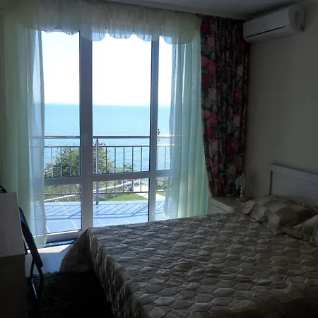 Blue Bay Palace Apart Complex מלון דירות פומורי
