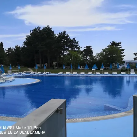 Blue Bay Palace Complex 아파트호텔 포마리