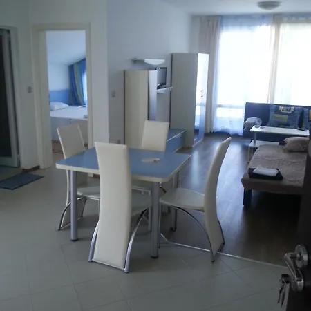 Blue Bay Palace Complex Apartmanhotel 3*