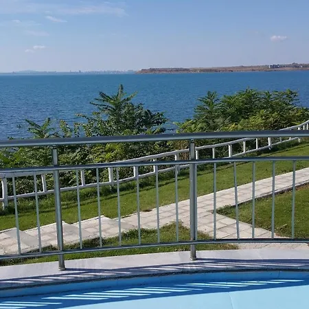 Апарт-отель Blue Bay Palace Complex 2*