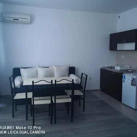 Blue Bay Palace Complex Апарт-отель Поморие