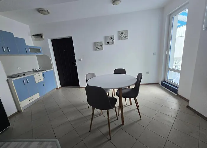 Blue Bay Palace Complex 公寓式酒店 3*