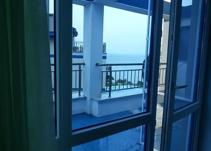 Blue Bay Palace Complex 3* 帕莫瑞